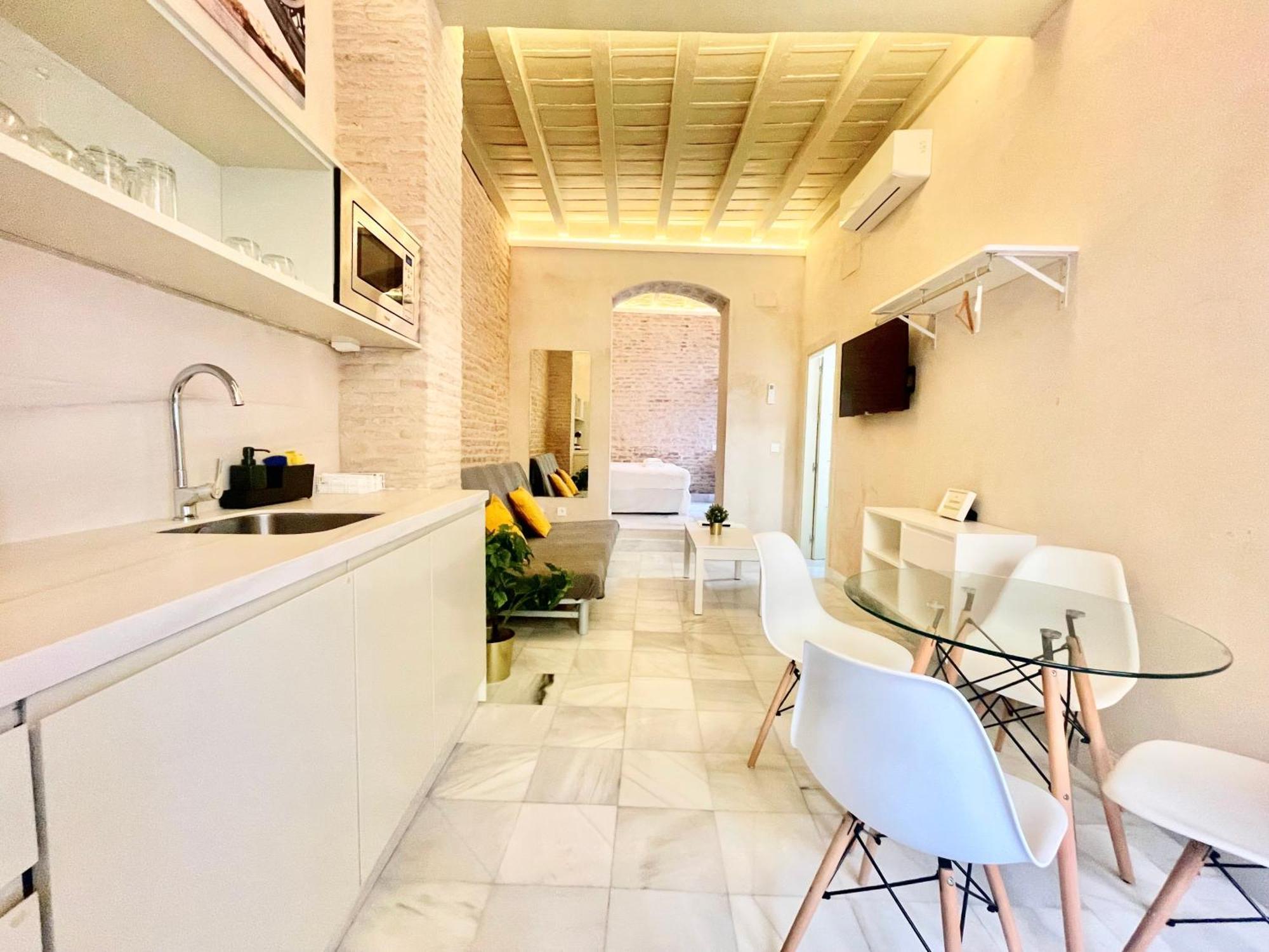 Ferienwohnung Click Triana - Patio Privado Sevilla Exterior foto